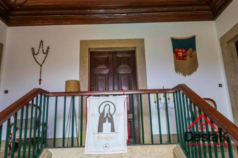 Casa senhorial situada em Rio de Moinhos