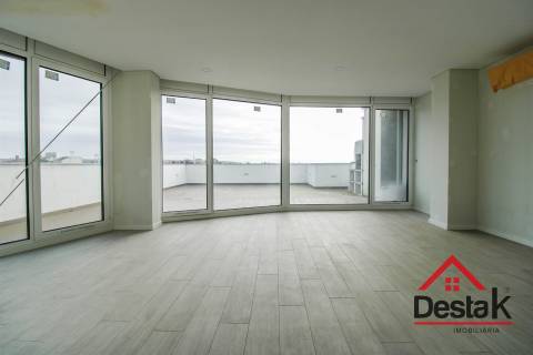 Apartamento T3+1 com terraço em Viseu