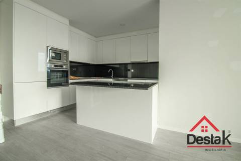 Apartamento T3+1 com terraço em Viseu