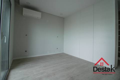 Apartamento T3+1 com terraço em Viseu