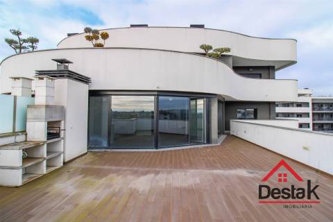Apartamento T3+1 com terraço em Viseu