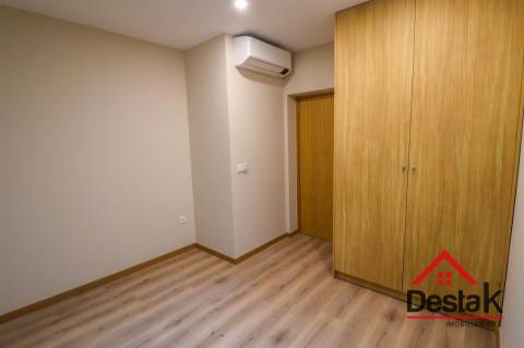 Oportunidade Única: Apartamento T2 Totalmente Remodelado