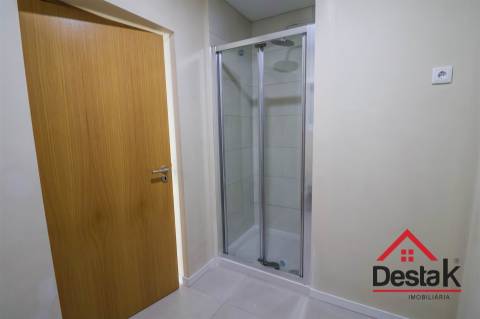 Oportunidade Única: Apartamento T2 Totalmente Remodelado