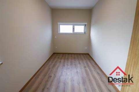 Oportunidade Única: Apartamento T2 Totalmente Remodelado