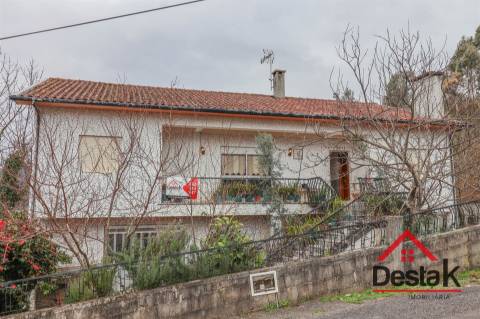 Moradia T5 em Castro Daire