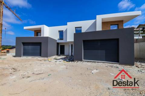 Moradia Geminada V3 Viseu