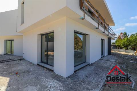 Moradia Geminada V3 Viseu