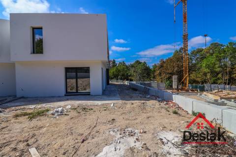 Moradia Geminada V3 Viseu