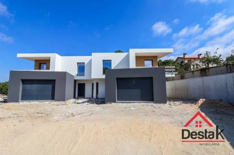 Moradia Geminada V3 Viseu