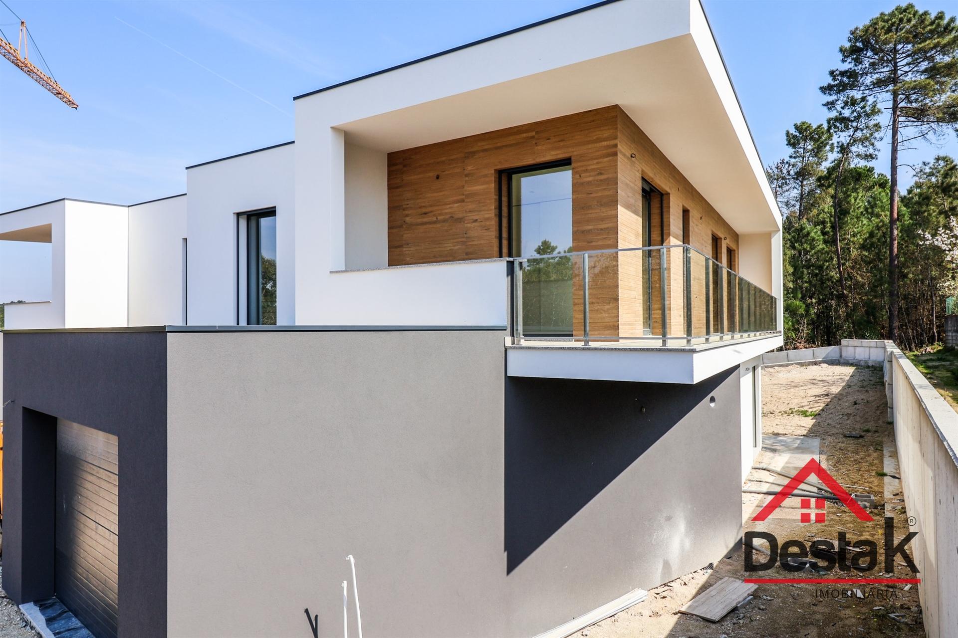 Moradia Geminada V3 Viseu