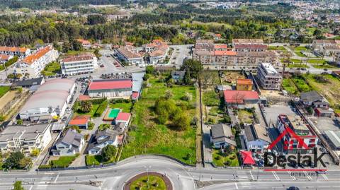 Lote terreno com 6500 m² para venda em Viseu