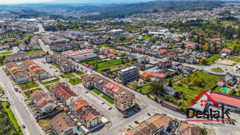 Lote terreno com 6500 m² para venda em Viseu