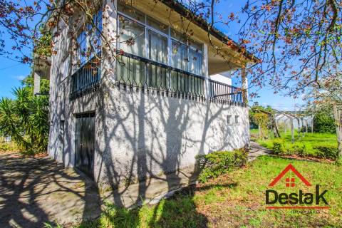 Lote terreno com 6500 m² para venda em Viseu