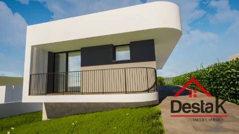 Moradia isolada V3 situada em Abraveses