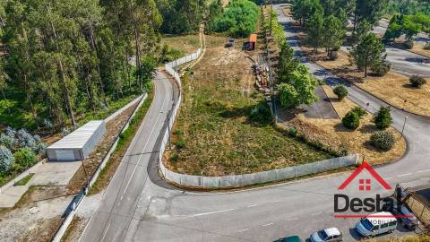 Moradia bifamiliar T4 em Viseu