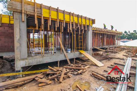 Moradia bifamiliar T4 em Viseu