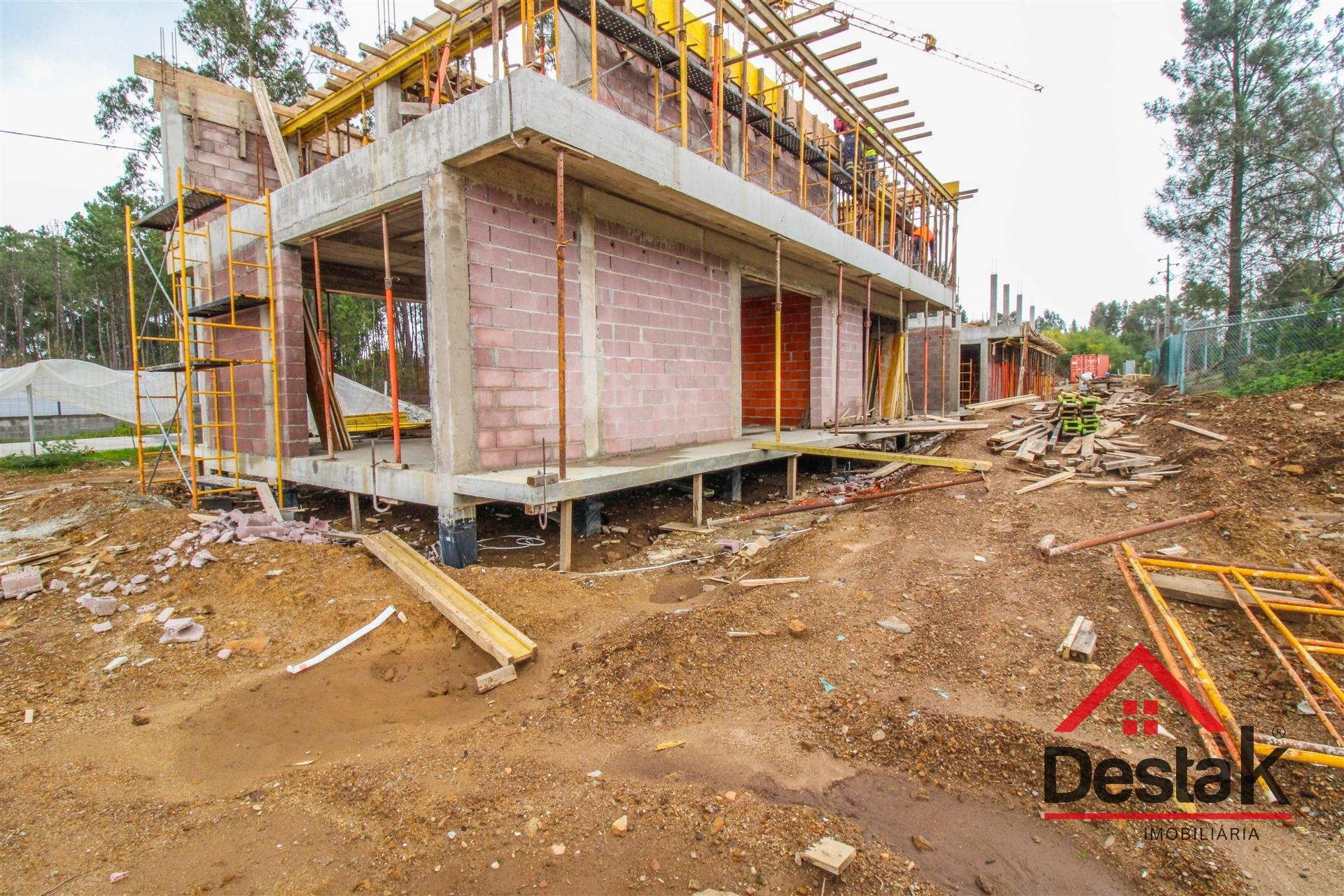 Moradia bifamiliar T4 em Viseu