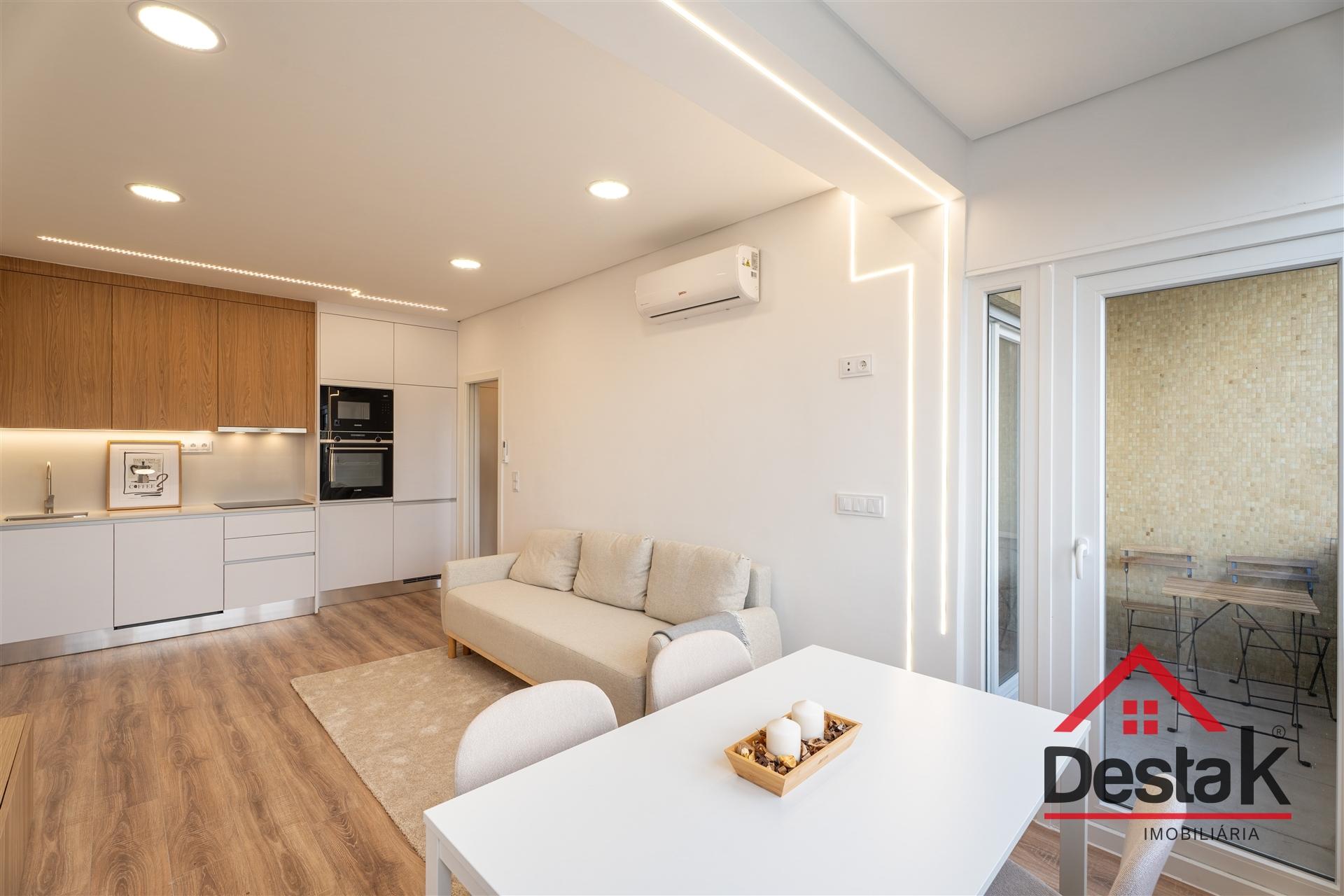 Apartamento T1 totalmente remodelado em Benfica