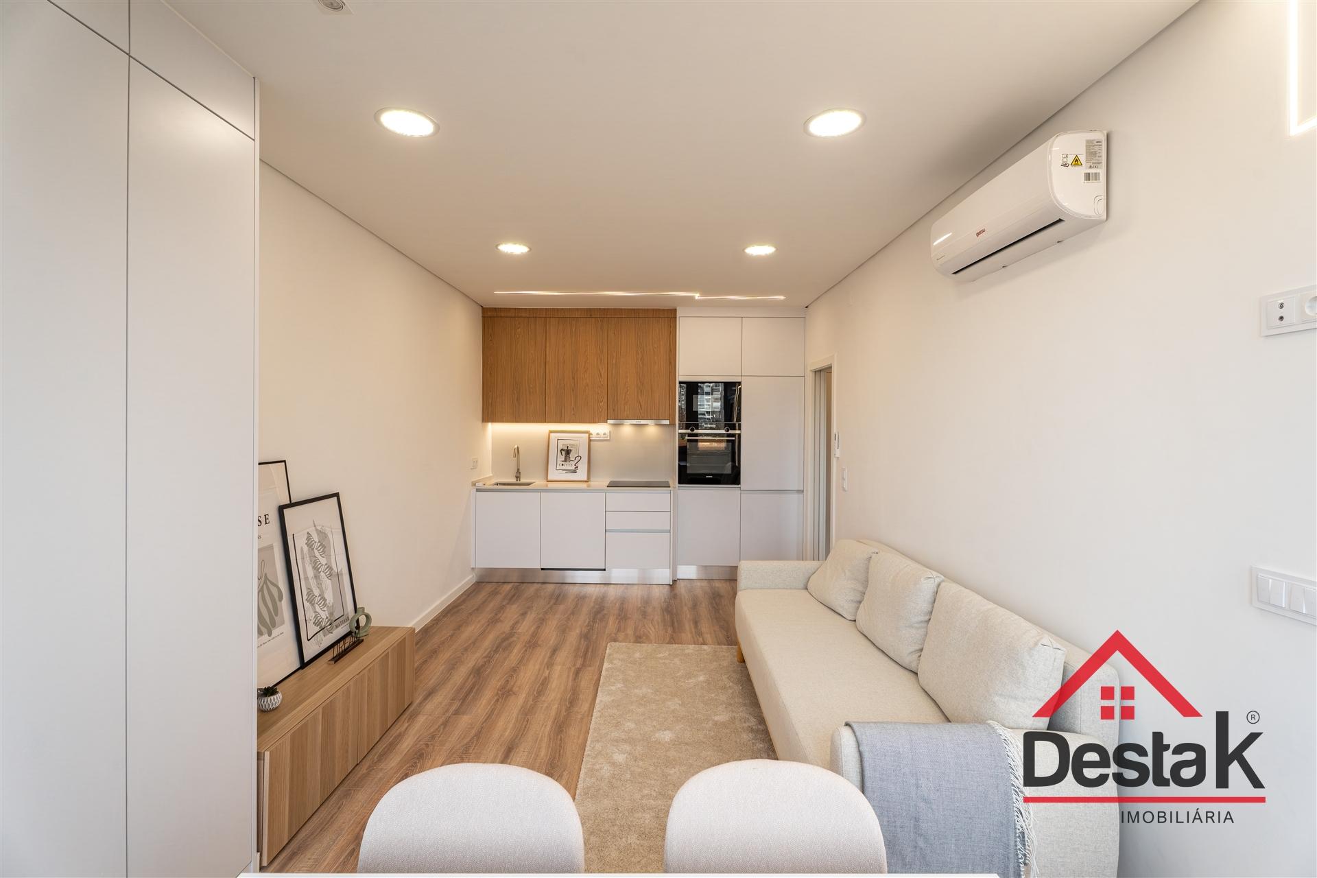 Apartamento T1 totalmente remodelado em Benfica