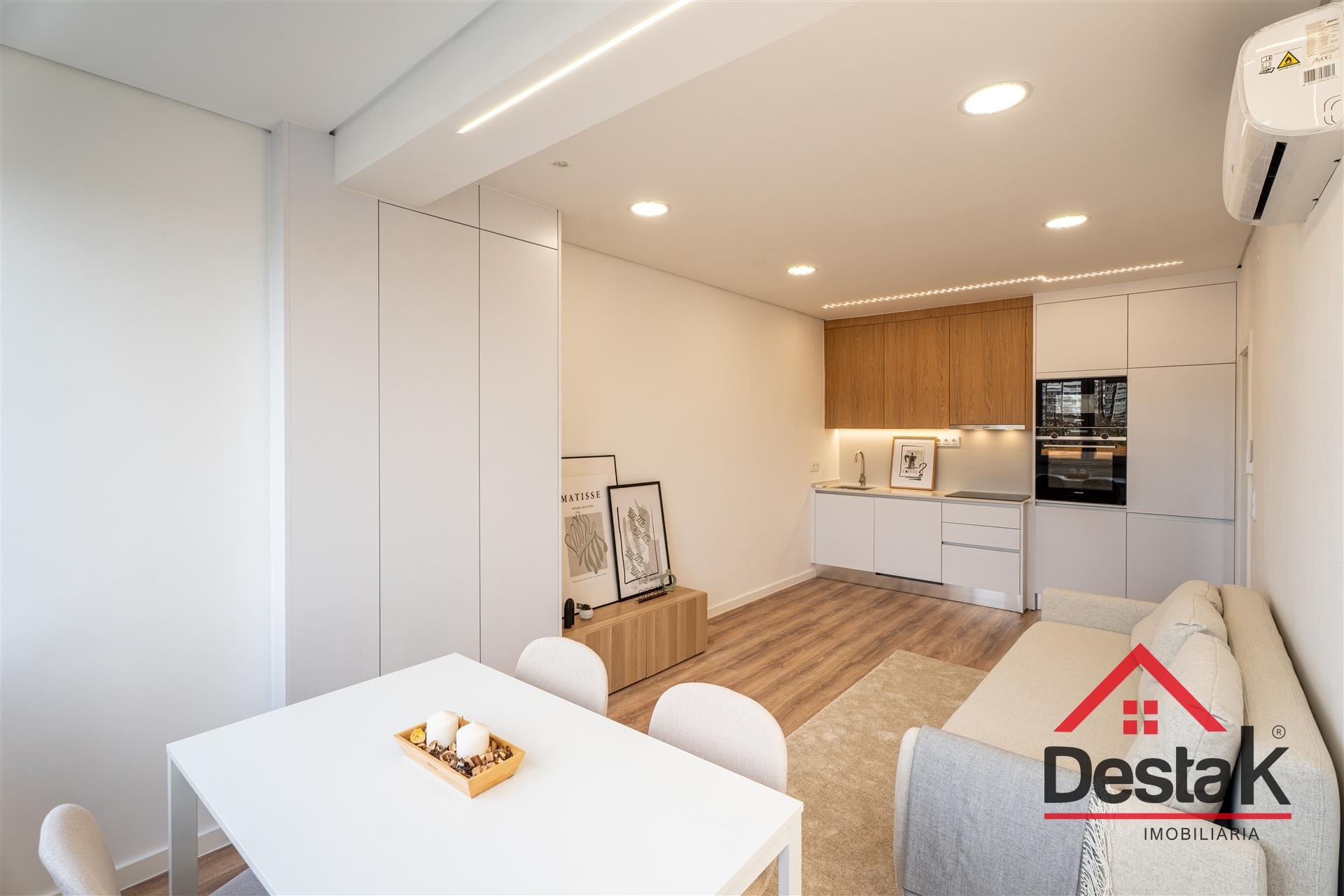 Apartamento T1 totalmente remodelado em Benfica