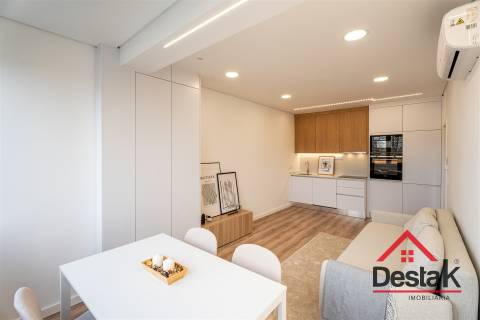 Apartamento T1 totalmente remodelado em Benfica