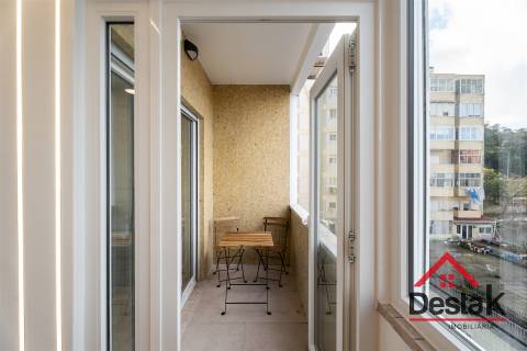 Apartamento T1 totalmente remodelado em Benfica