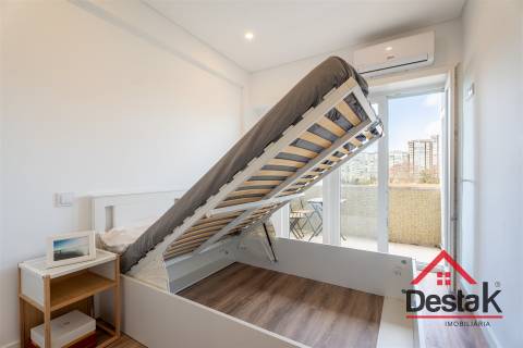 Apartamento T1 totalmente remodelado em Benfica
