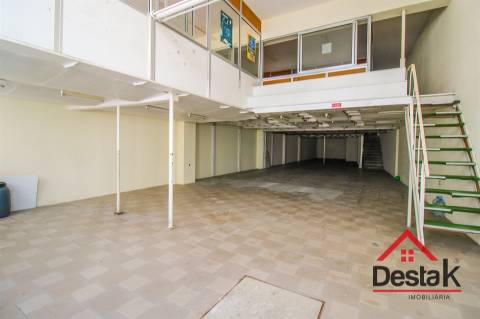 Loja para arrendar no centro de Viseu