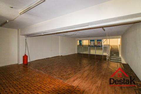 Loja para arrendar no centro de Viseu