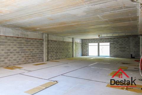 Loja para arrendar no centro comercial Fórum Viseu
