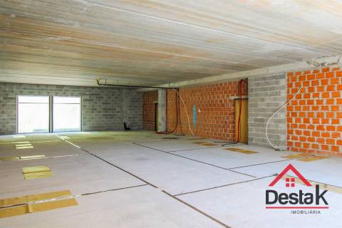 Loja para arrendar no centro comercial Fórum Viseu