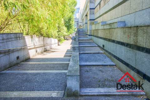 Loja para arrendar no centro comercial Fórum Viseu