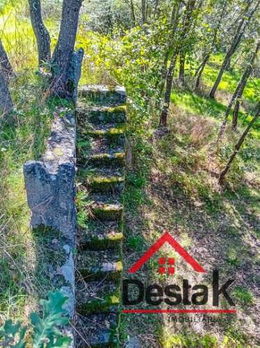 Terreno com 33.000 metros quadrados,  adjacente ao Rio Mondego no coração da Serra da Estrela