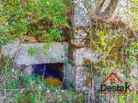 Terreno com 33.000 metros quadrados,  adjacente ao Rio Mondego no coração da Serra da Estrela