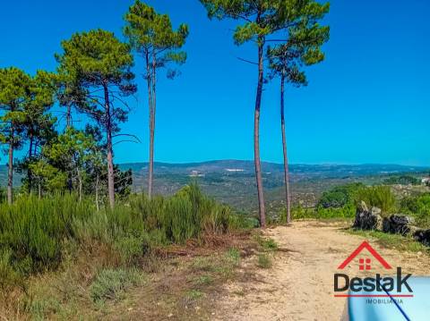 Terreno com 33.000 metros quadrados,  adjacente ao Rio Mondego no coração da Serra da Estrela