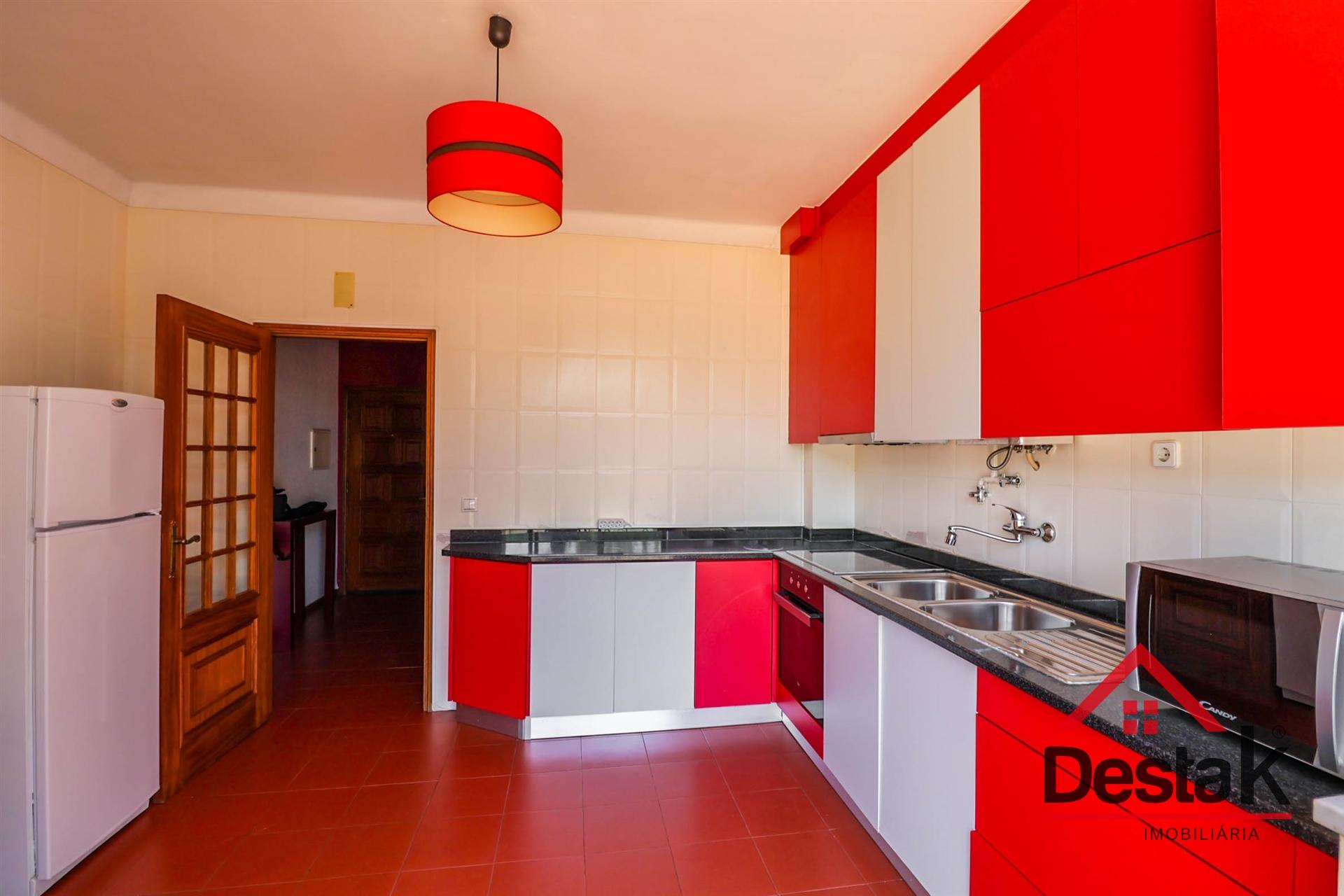 Apartamento T2 Mobilado para Arrendamento em Viseu