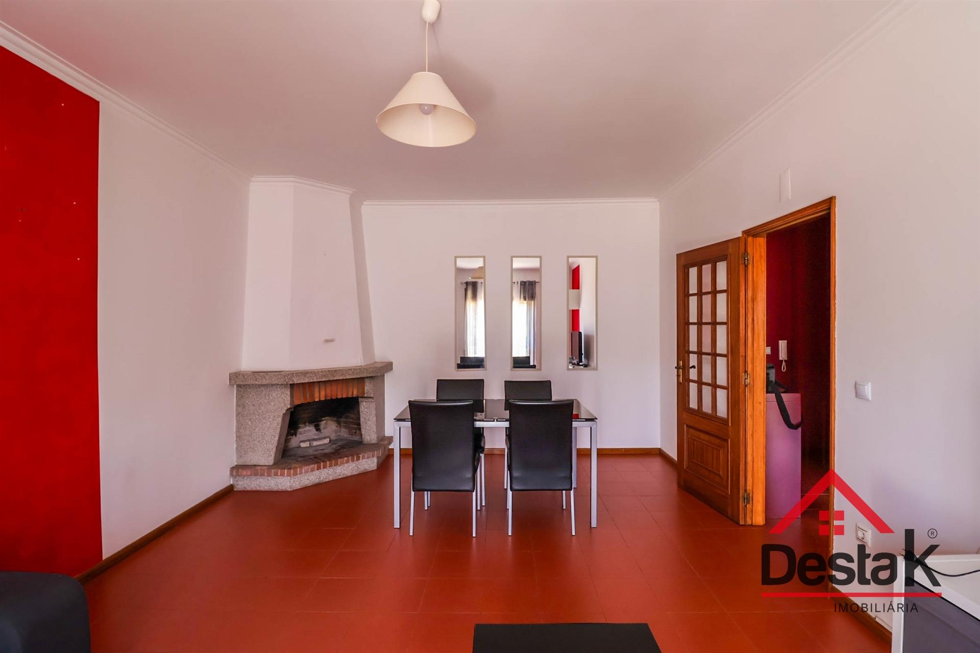 Apartamento T2 Mobilado para Arrendamento em Viseu