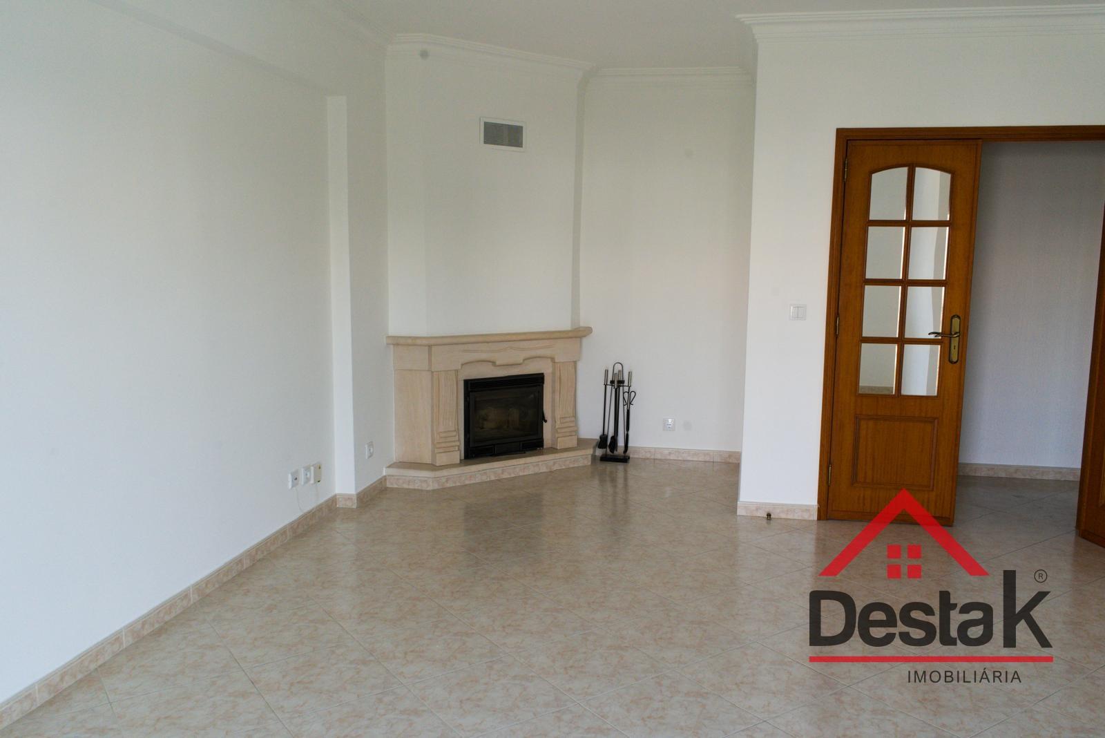 Apartamento T2 Venda em Rio de Mouro,Sintra