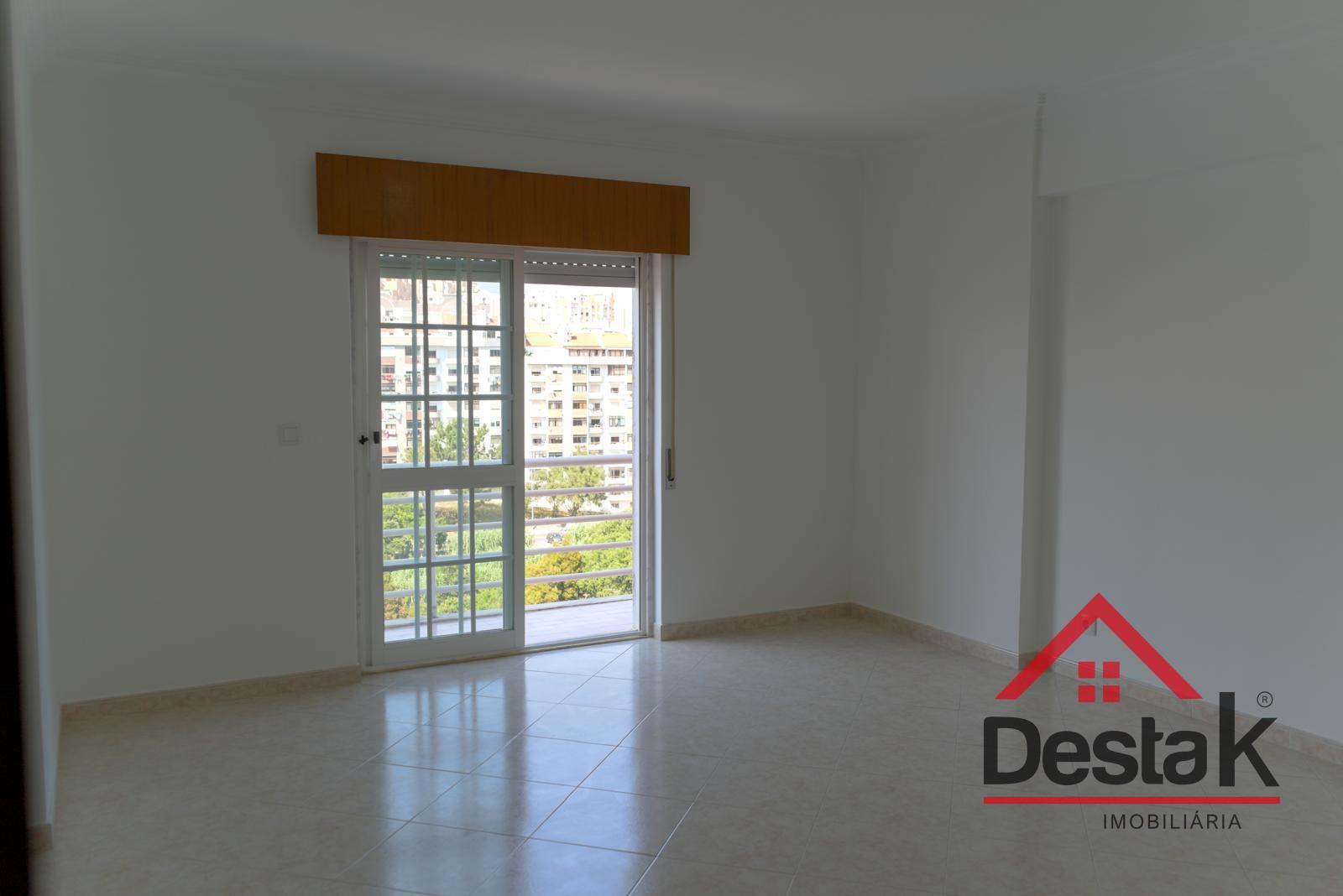 Apartamento T2 Venda em Rio de Mouro,Sintra