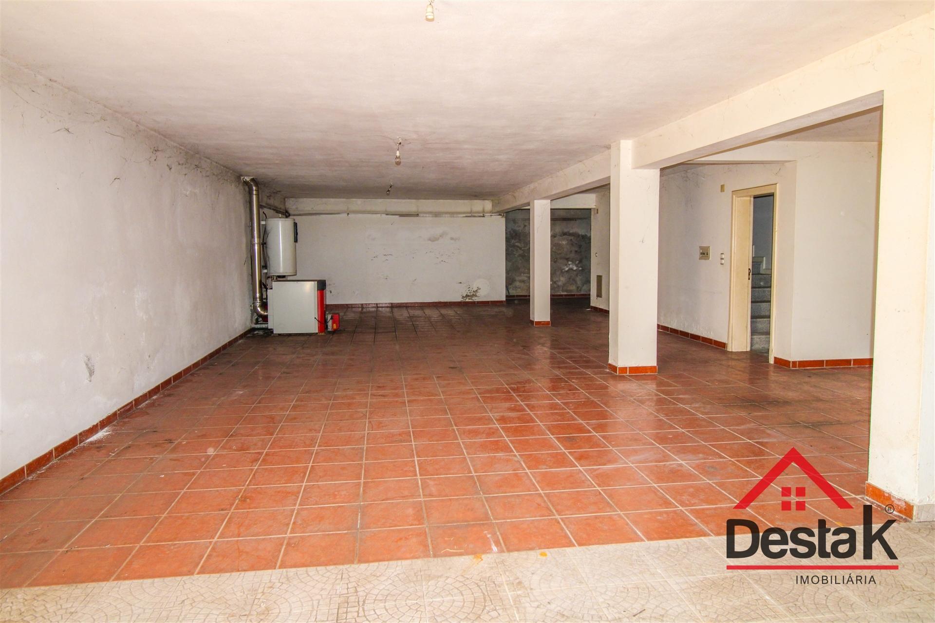 Moradia Isolada T4 Venda em Couto de Baixo e Couto de Cima,Viseu