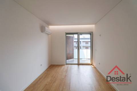 Apartamento T2+2 Duplex na Avenida da Europa