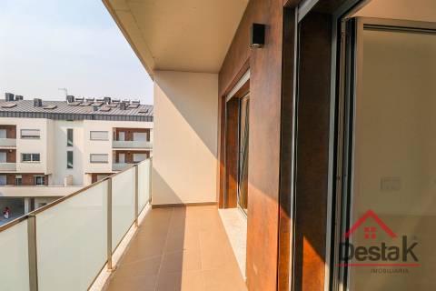 Apartamento T2+2 Duplex na Avenida da Europa