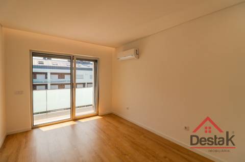 Apartamento T2+2 Duplex na Avenida da Europa