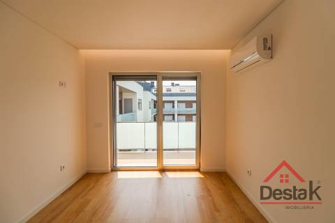 Apartamento T2+2 Duplex na Avenida da Europa