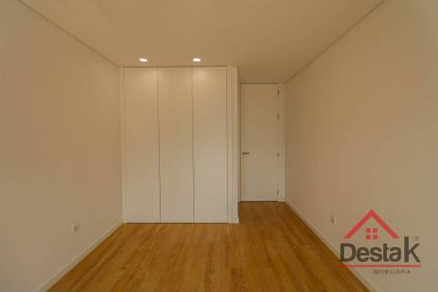 Apartamento T2+2 Duplex na Avenida da Europa