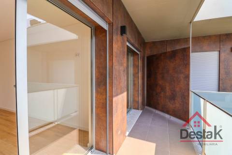 Apartamento T2+2 Duplex na Avenida da Europa