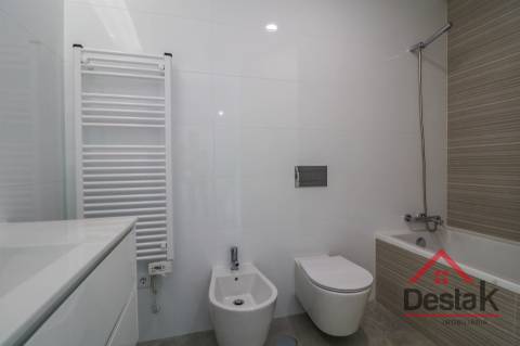 Apartamento T2+2 Duplex na Avenida da Europa