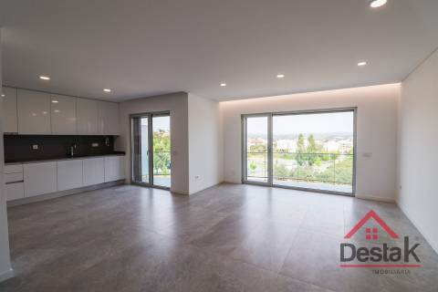 Apartamento T2+2 Duplex na Avenida da Europa