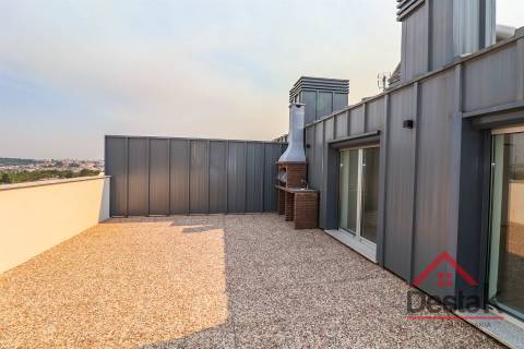 Apartamento T2+2 Duplex na Avenida da Europa