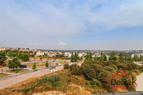 Apartamento T2+2 Duplex na Avenida da Europa